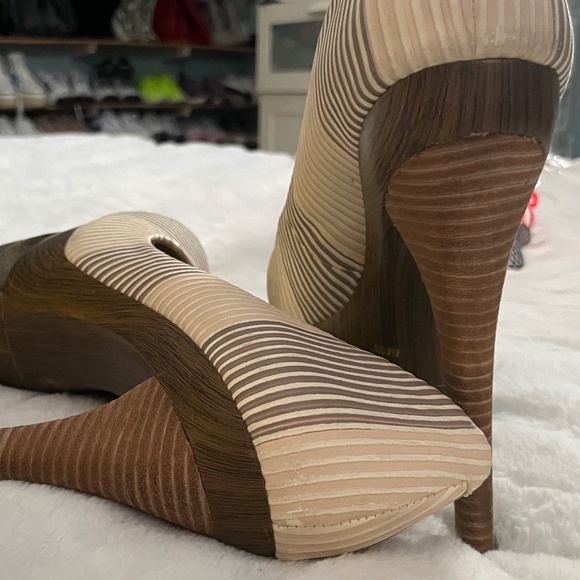 Jessica Simpson Colie Wood Platform Heels - Picture 6 of 8